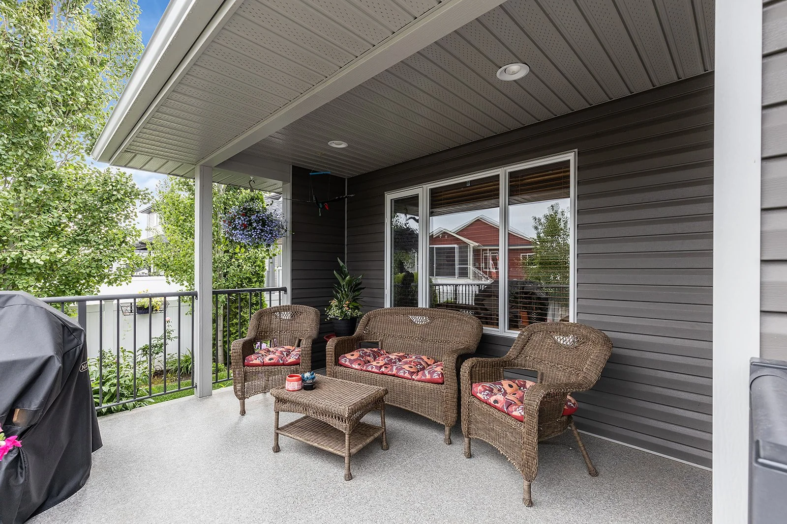 456 Somerside Place SE-46.jpg