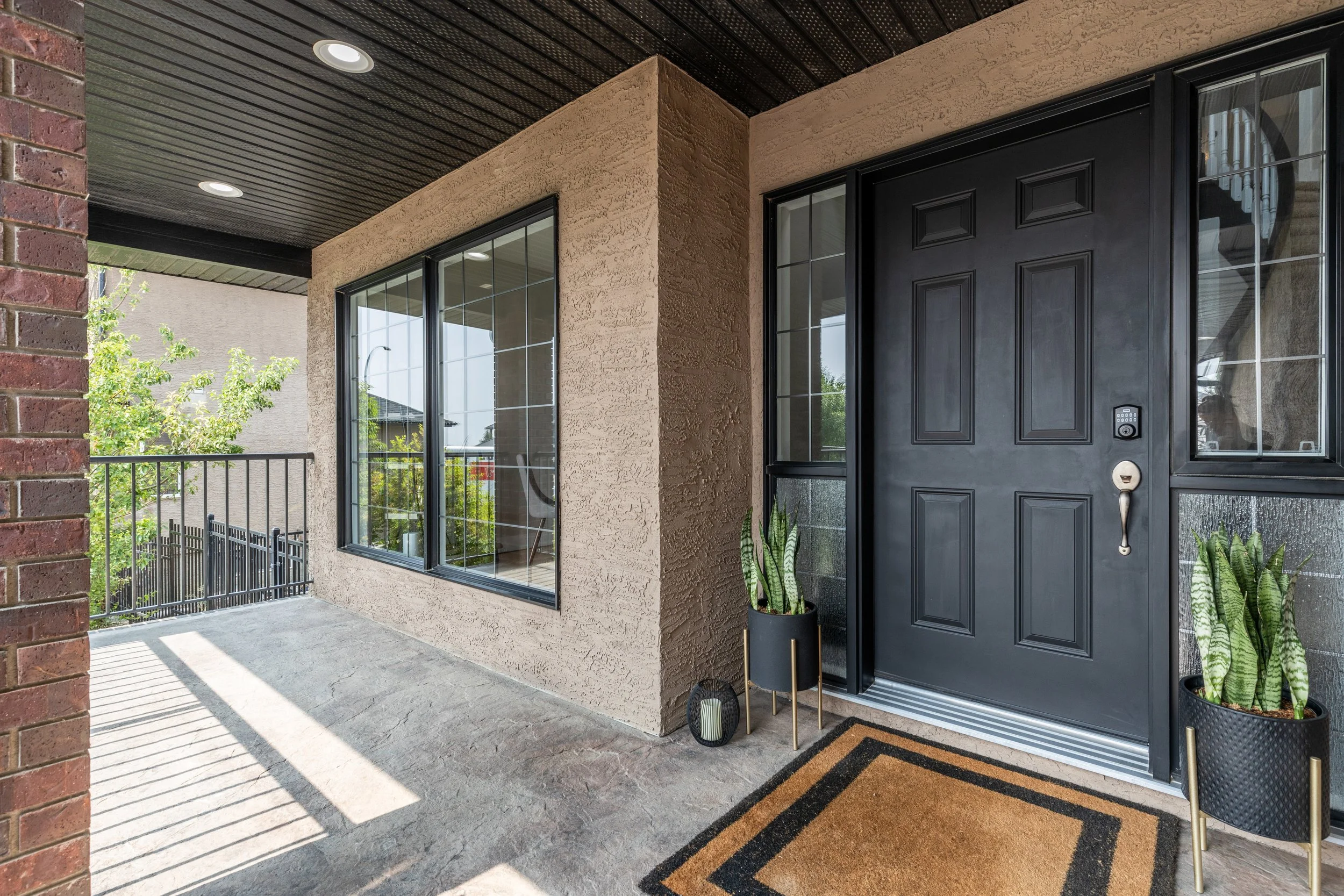 134 Desert Blume Cres-3.jpg
