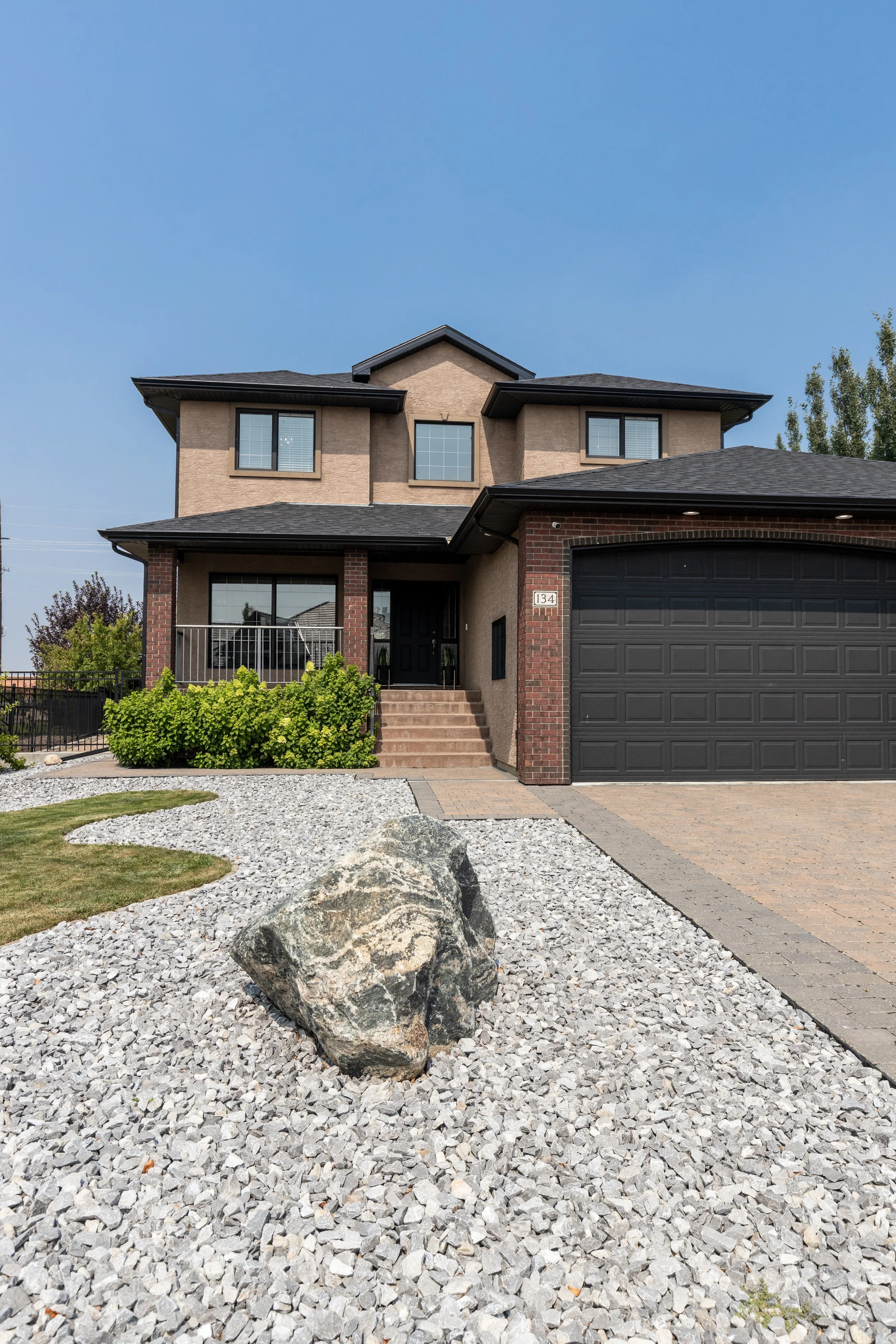 134 Desert Blume Cres-5.jpg