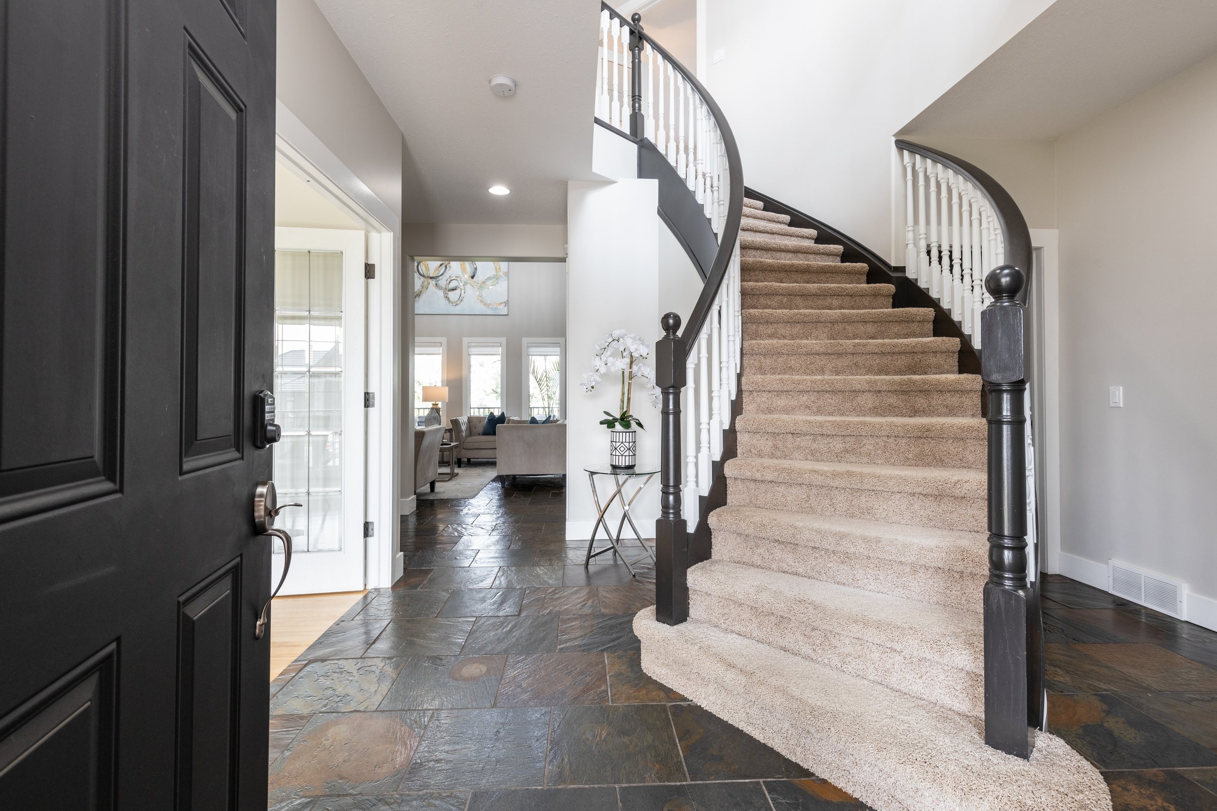 134 Desert Blume Cres-8.jpg