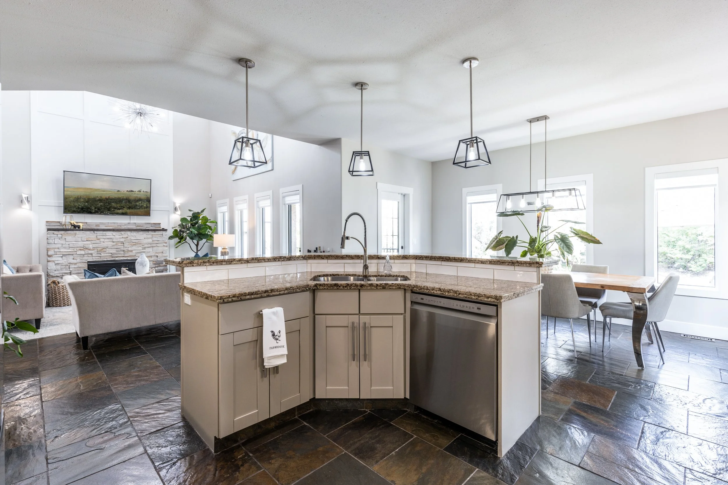 134 Desert Blume Cres-26.jpg