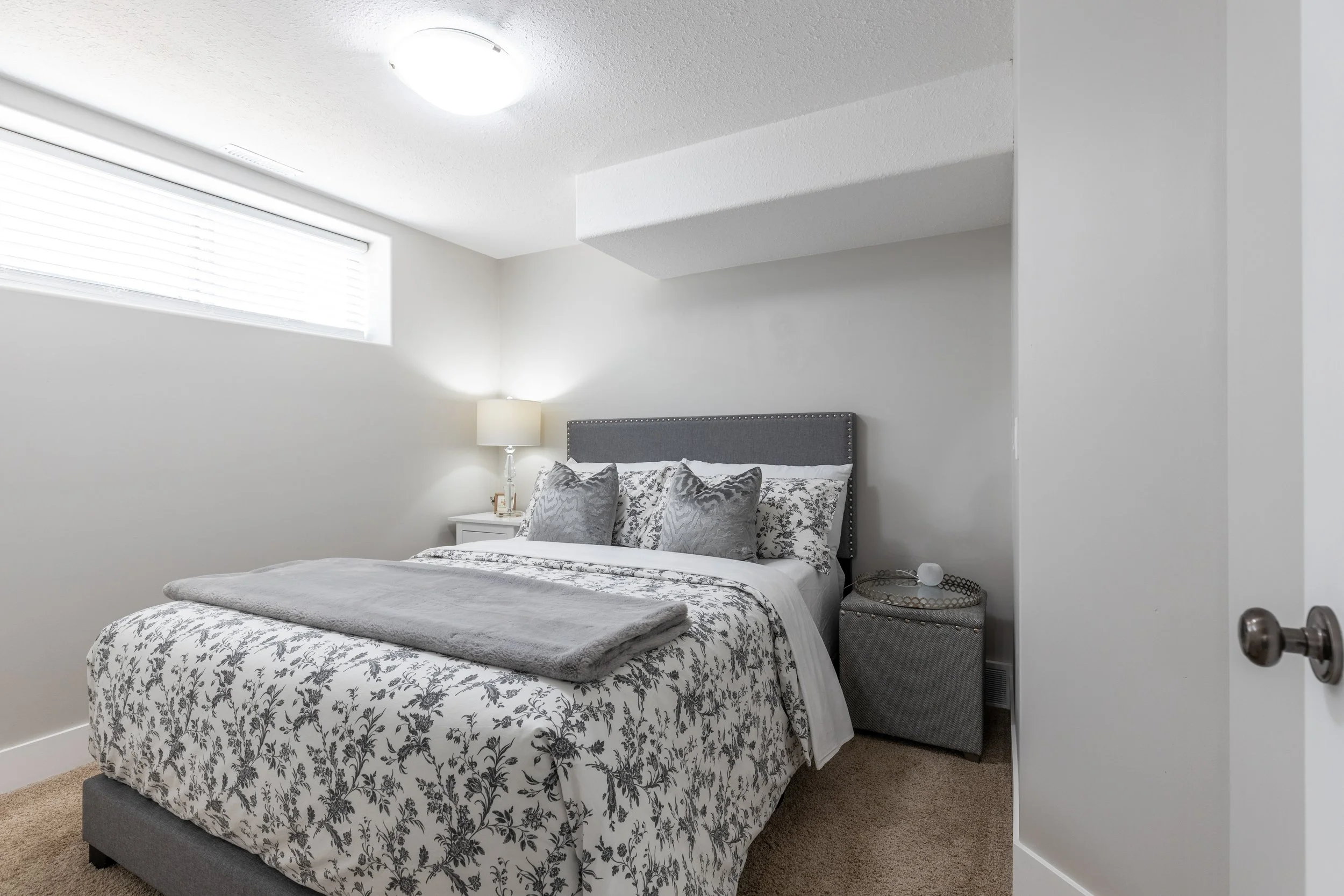 134 Desert Blume Cres-64.jpg