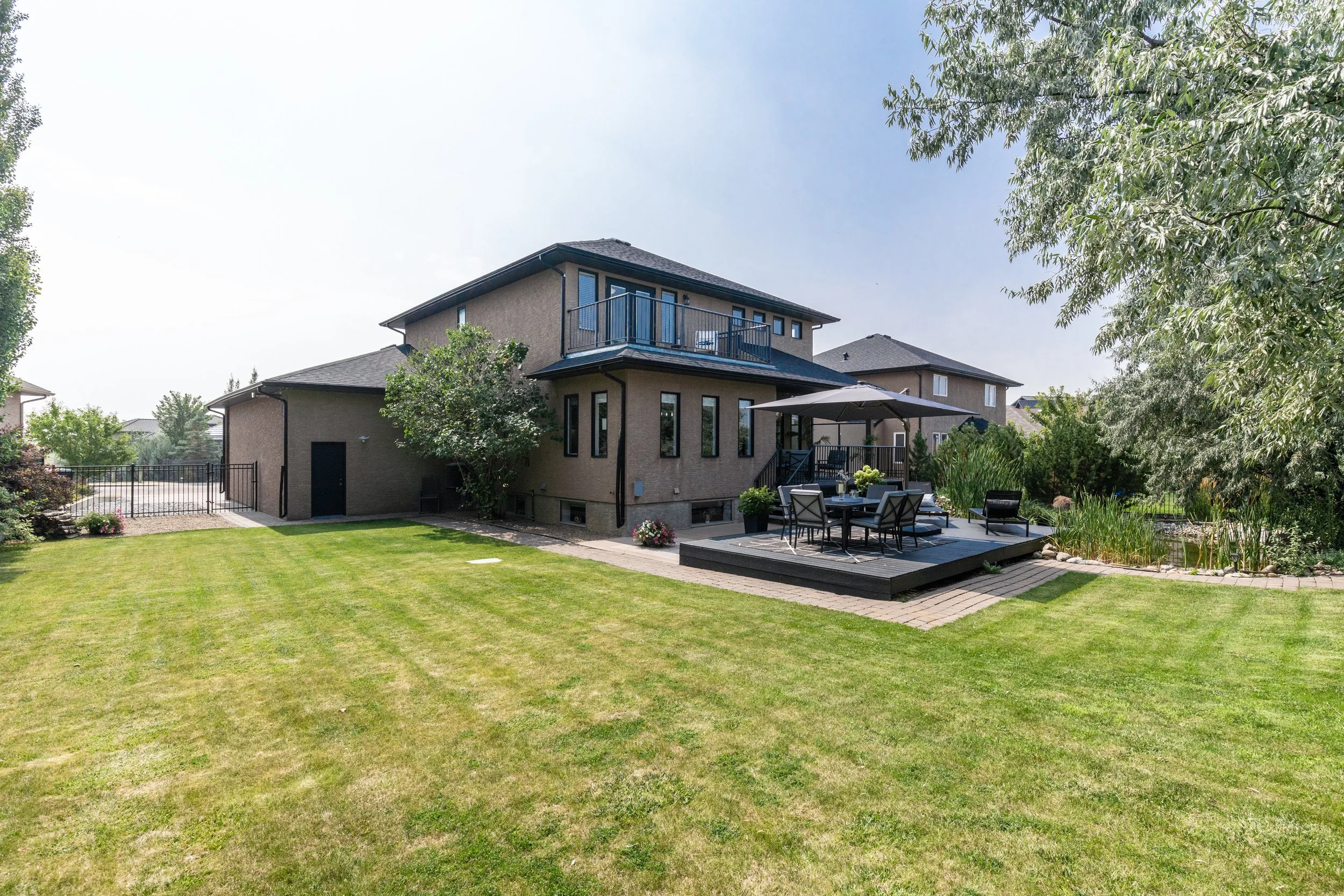 134 Desert Blume Cres-76.jpg