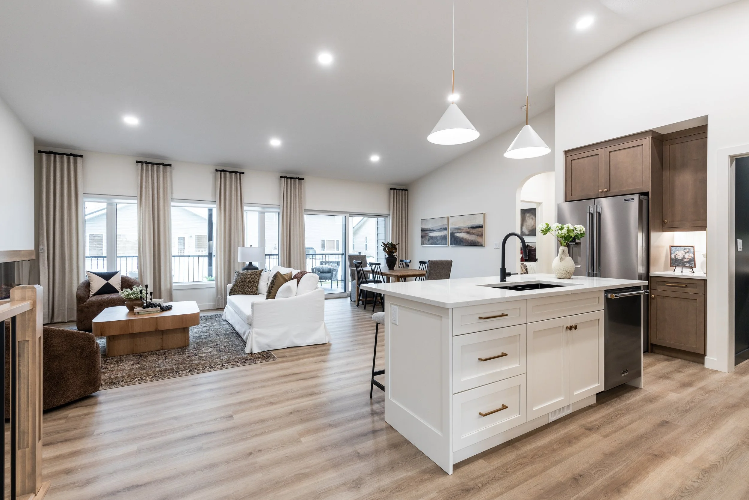 124 Hamptons Cres-3.jpg