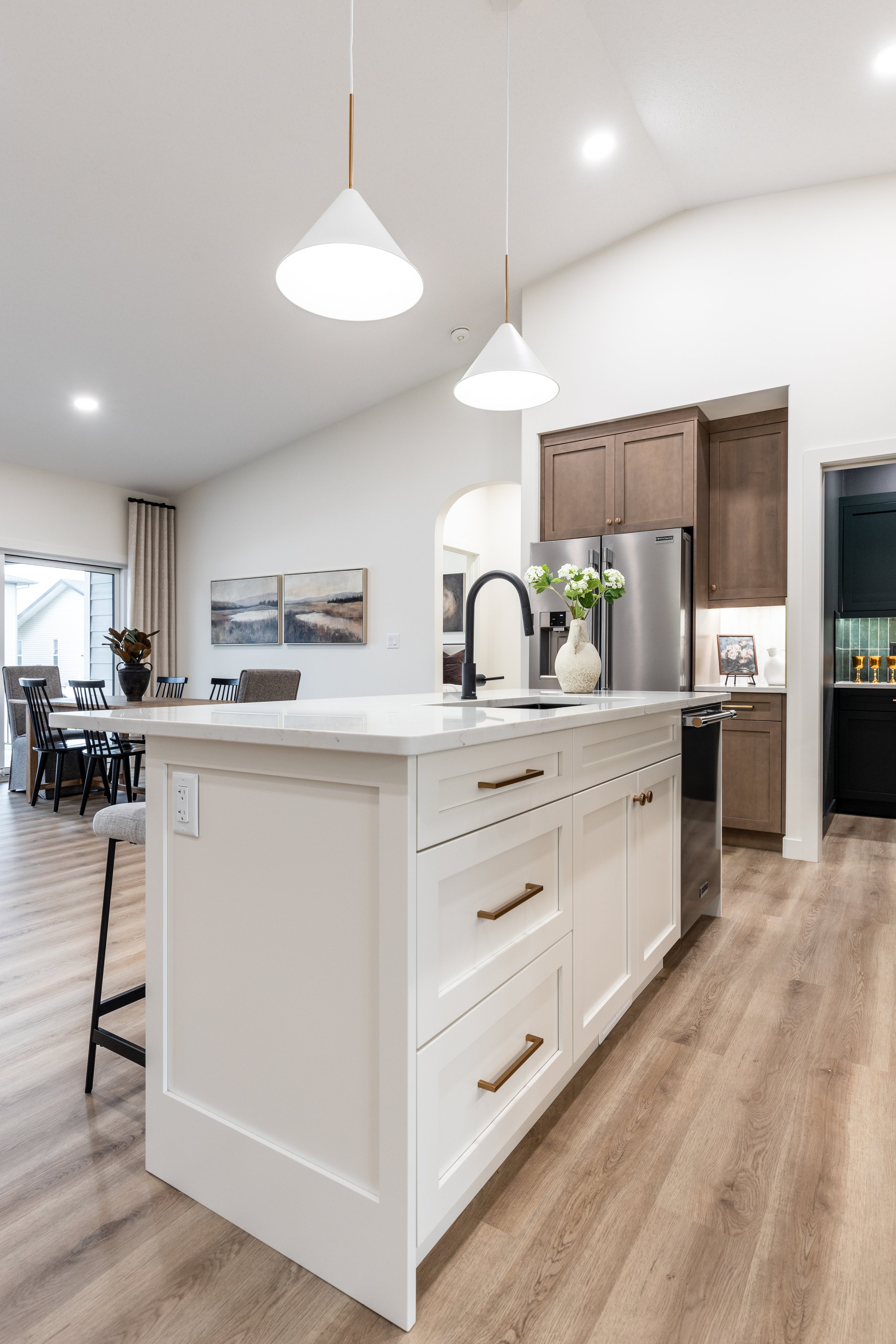 124 Hamptons Cres-4.jpg