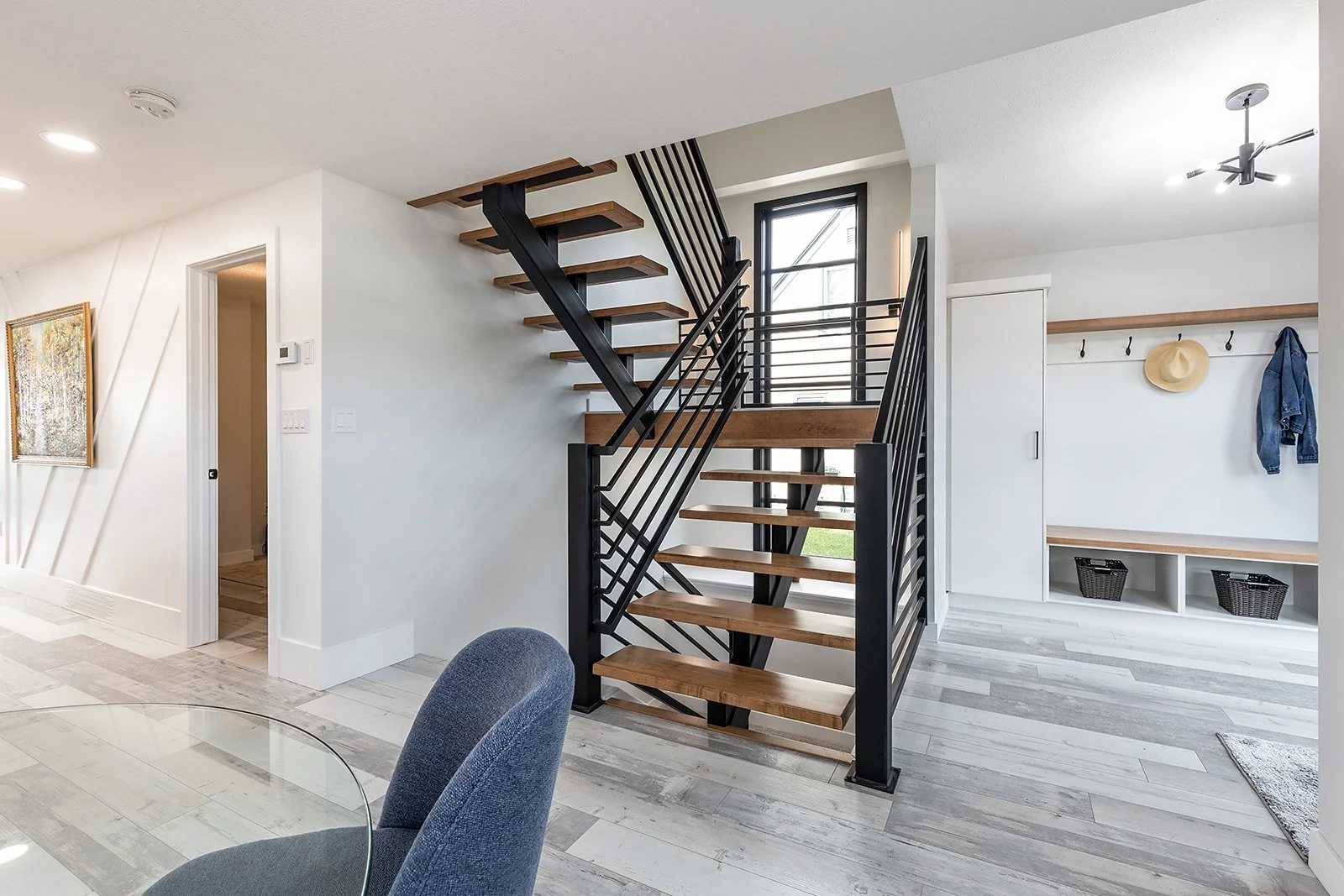 227 12 St SE-13.jpg