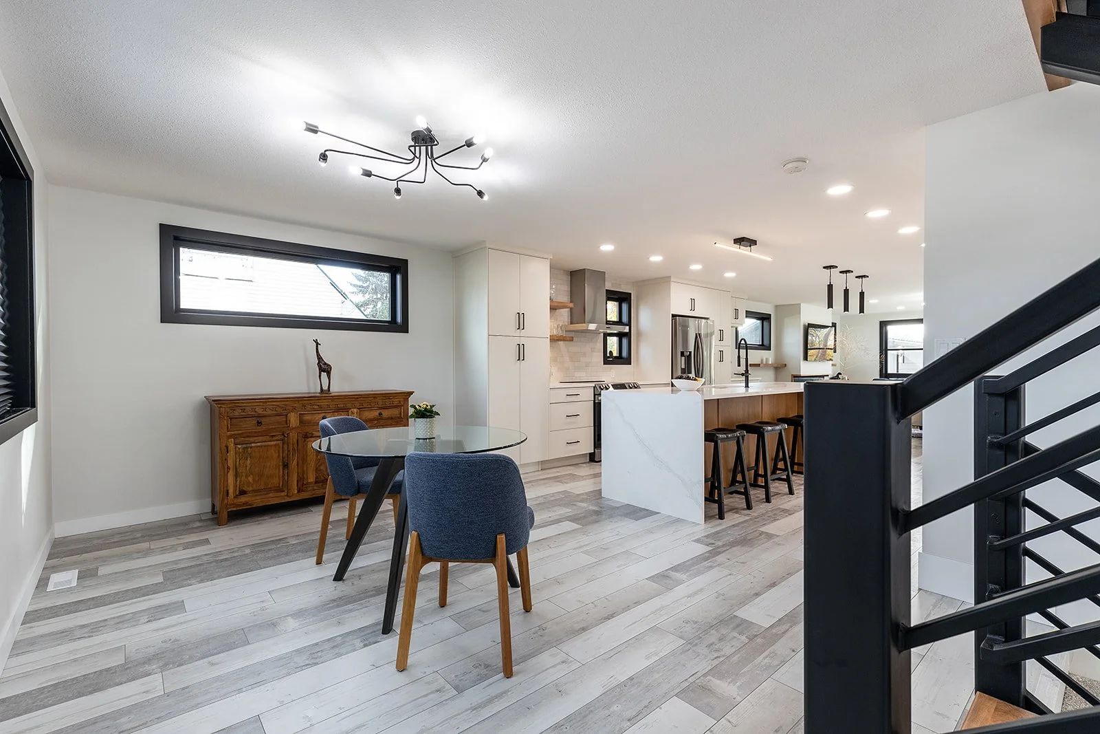 227 12 St SE-16.jpg