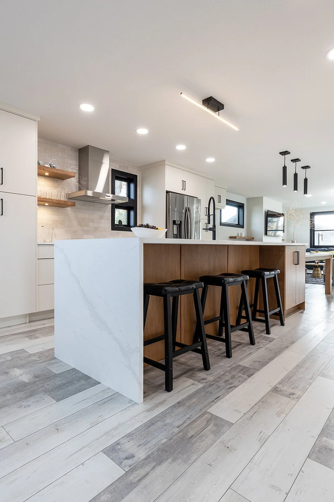 227 12 St SE-18.jpg