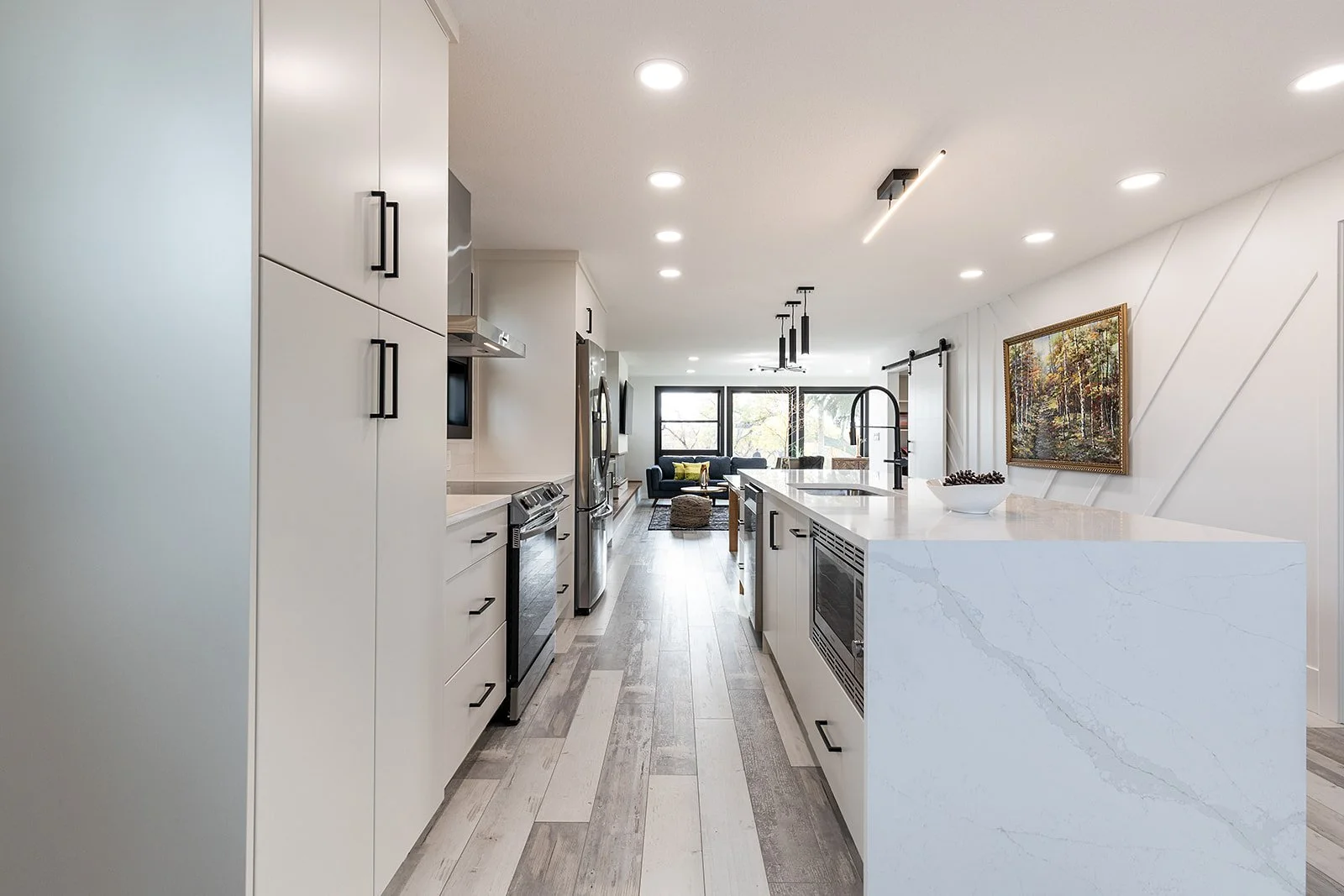 227 12 St SE-19.jpg
