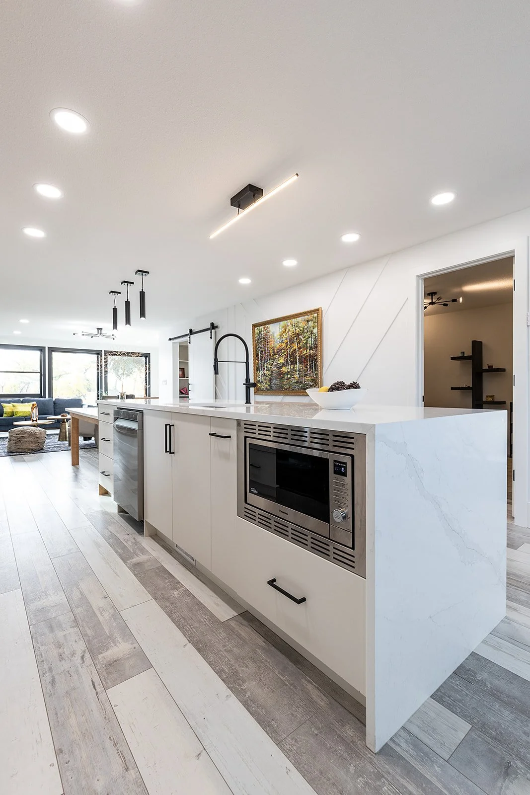 227 12 St SE-20.jpg