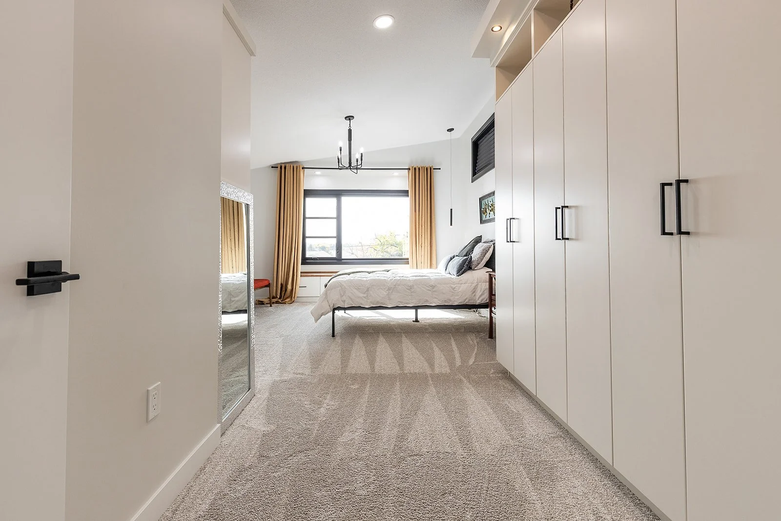 227 12 St SE-41.jpg