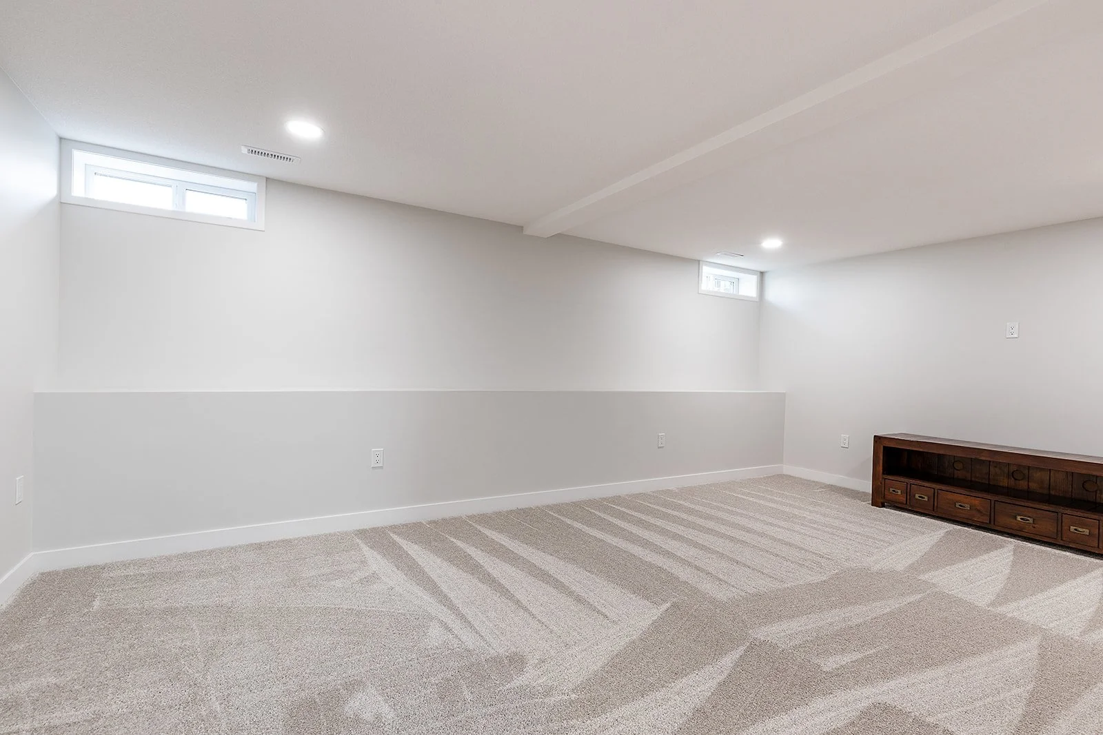 227 12 St SE-58.jpg