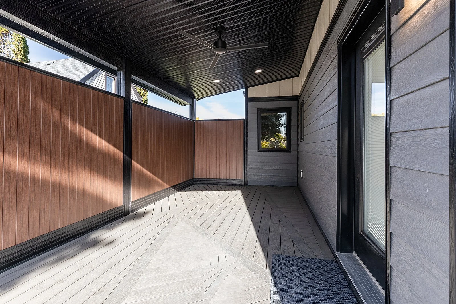 227 12 St SE-62.jpg