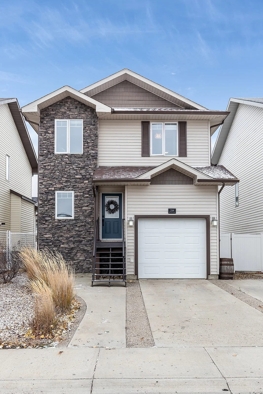 218 Somerset Way SE-2.jpg