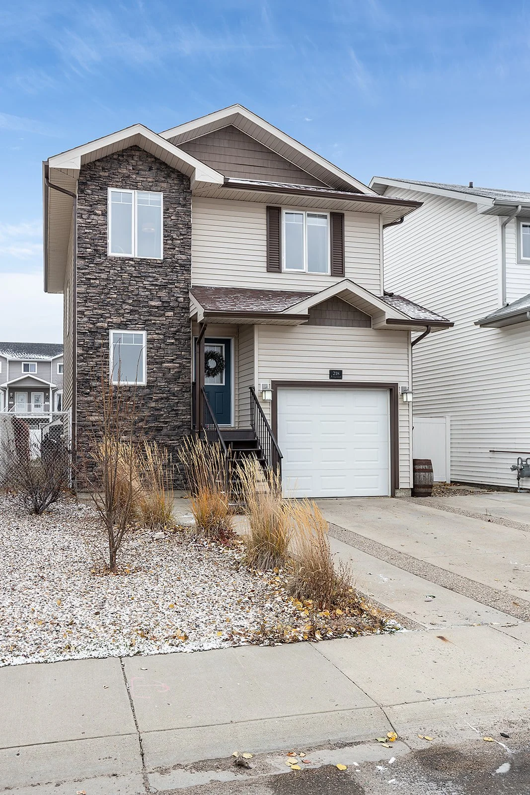 218 Somerset Way SE-3.jpg