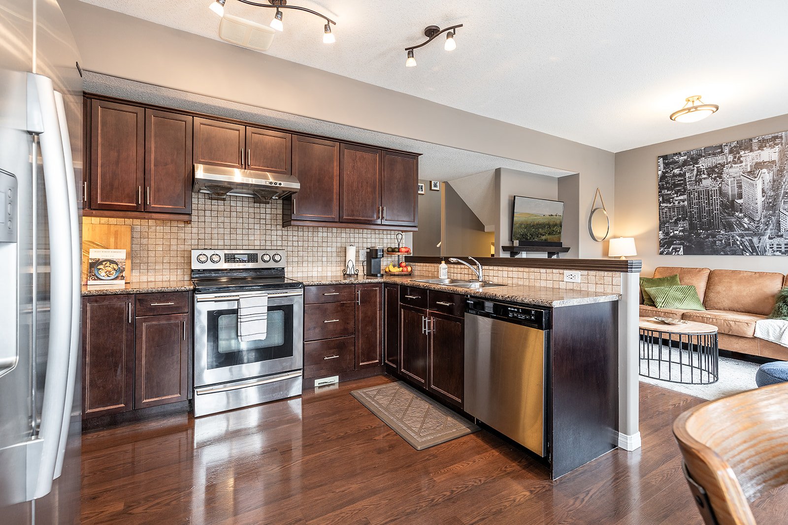 218 Somerset Way SE-13.jpg