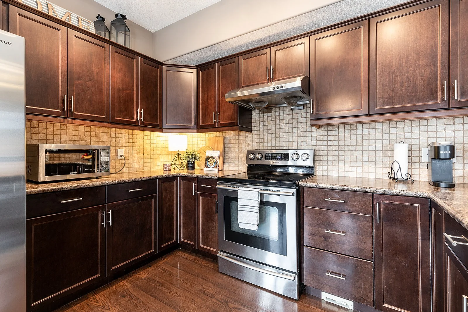 218 Somerset Way SE-14.jpg