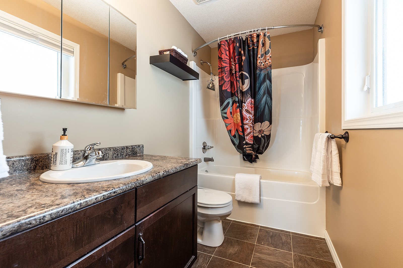 218 Somerset Way SE-28.jpg