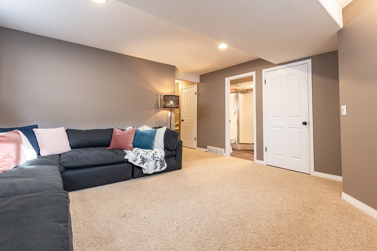 218 Somerset Way SE-38.jpg