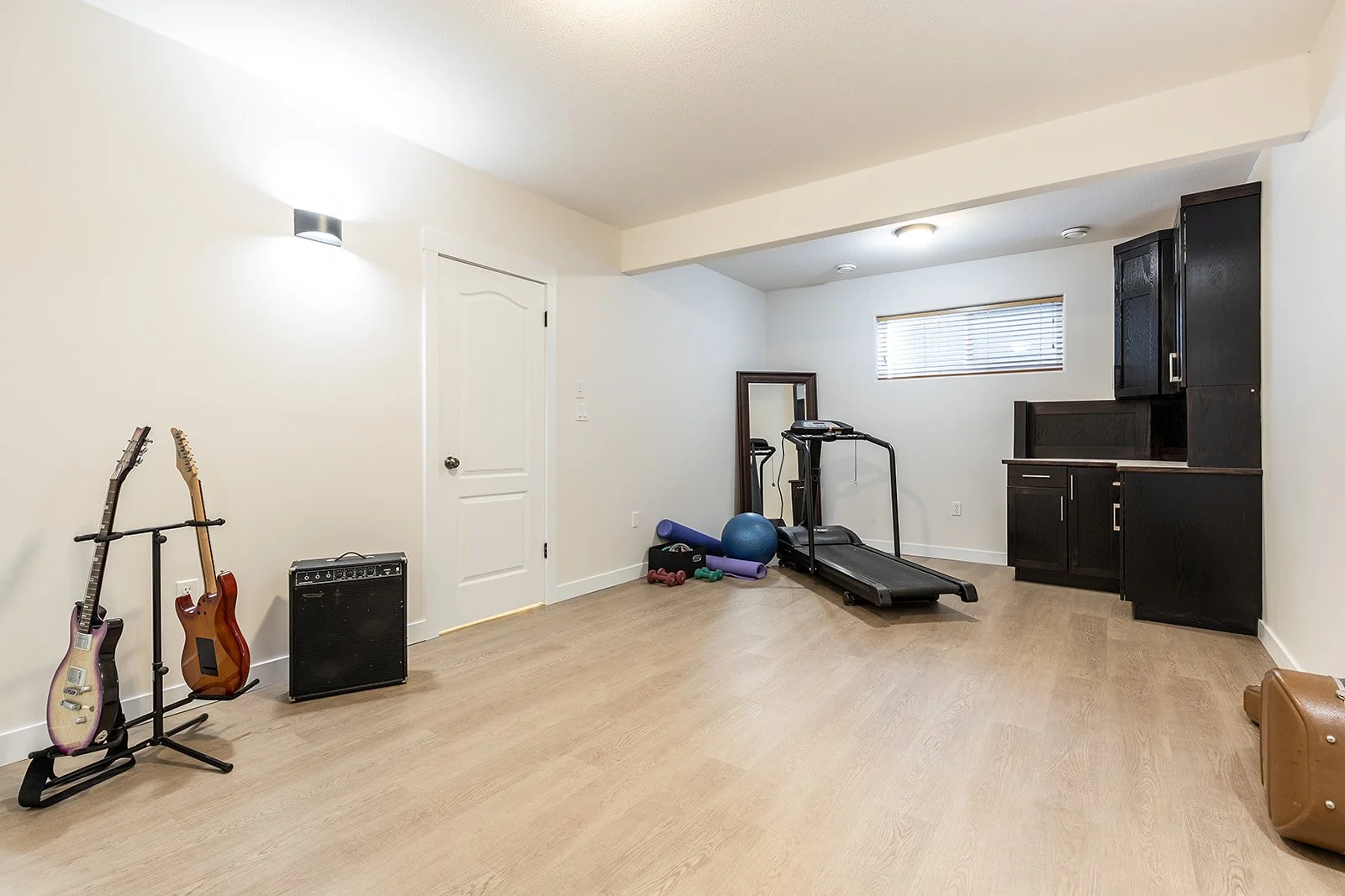 111 Sundance Rd SW winter-62.jpg