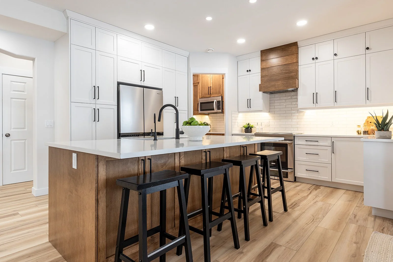 111 Sundance Rd SW winter-18.jpg