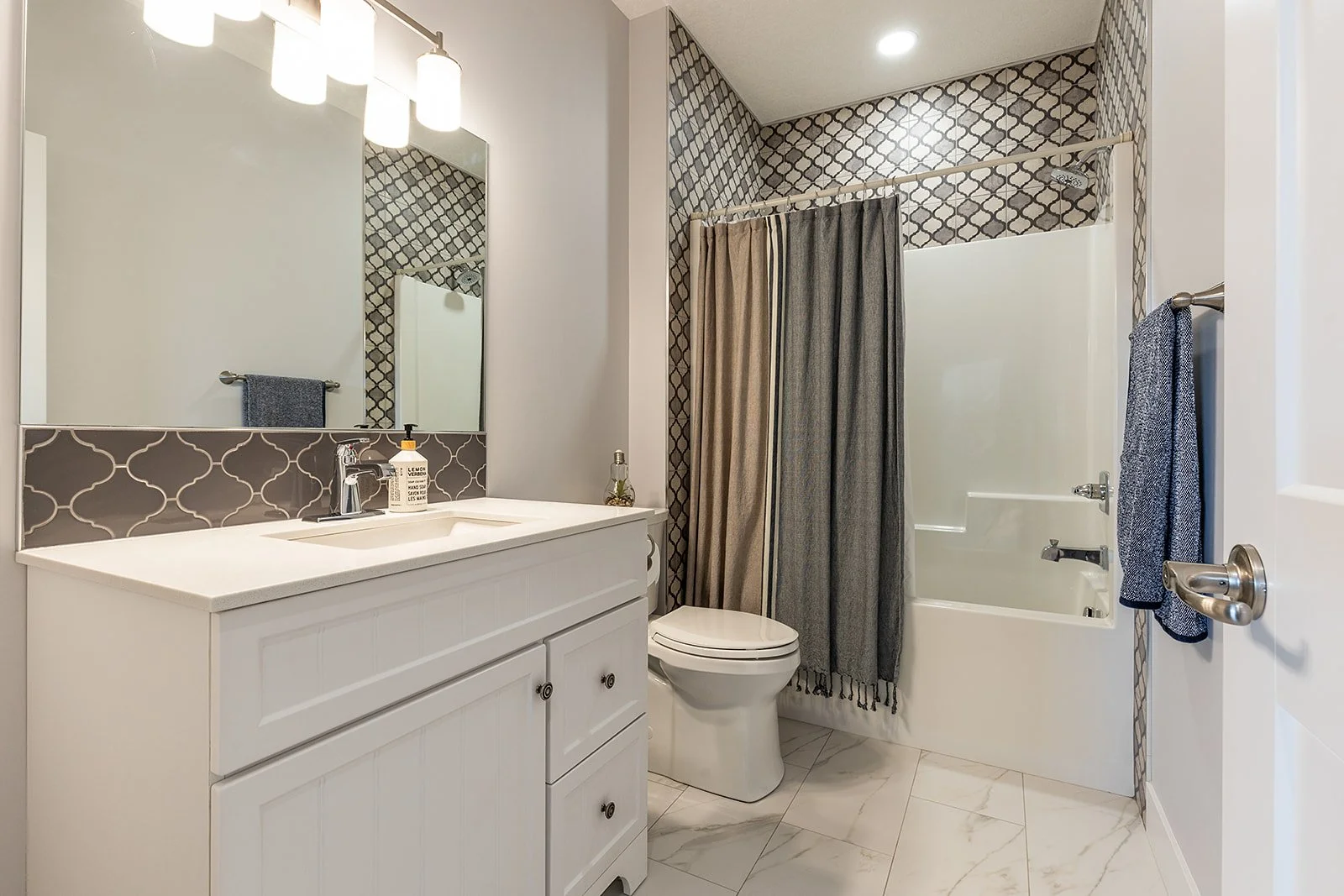 46 King Canyon Pl SW -58.jpg