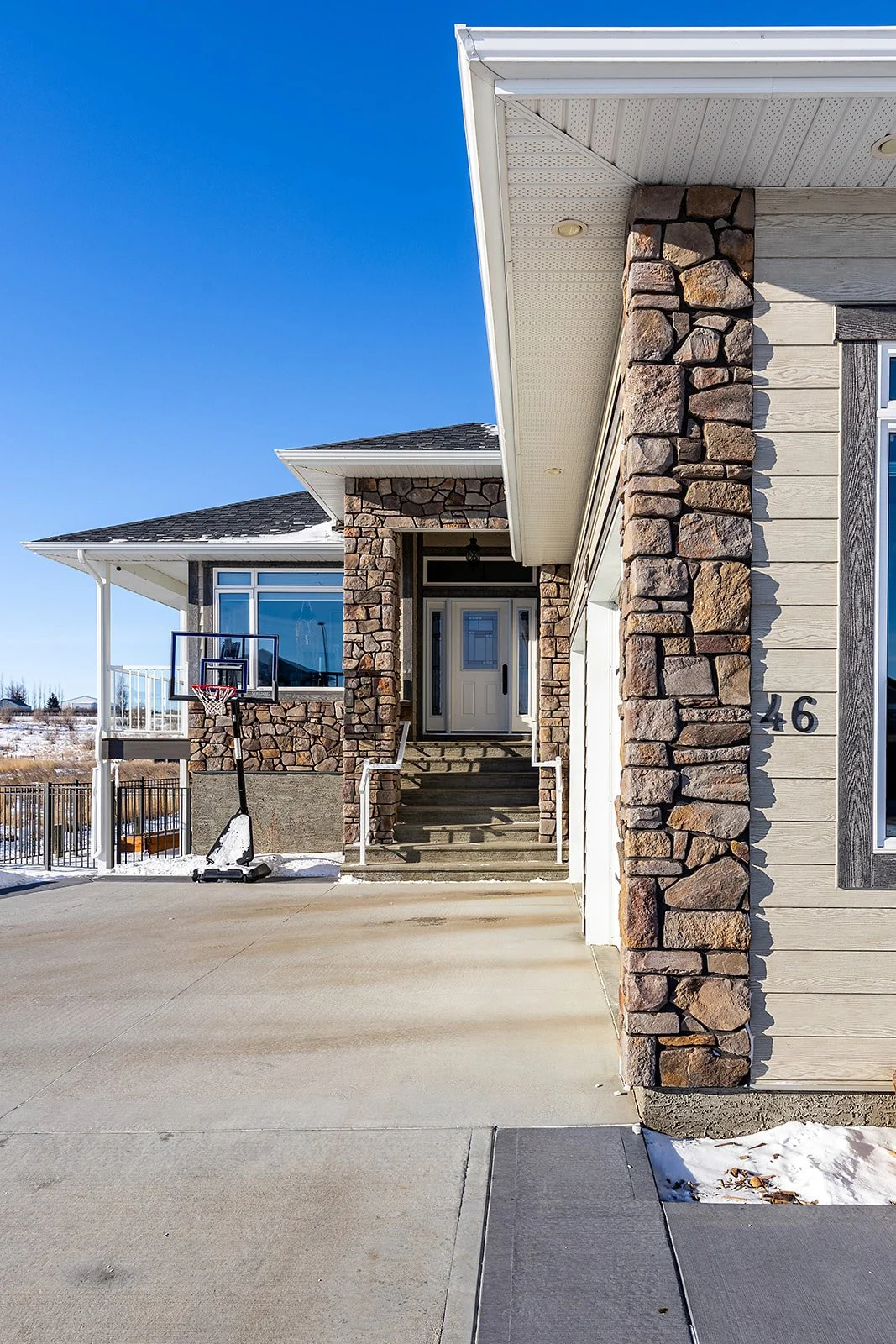46 King Canyon Pl SW -2.jpg