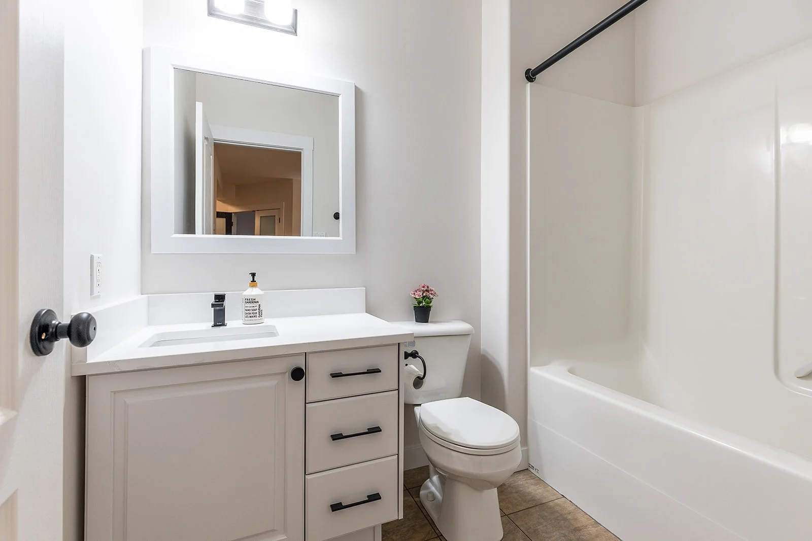 111 Sundance Rd SW-1.jpg