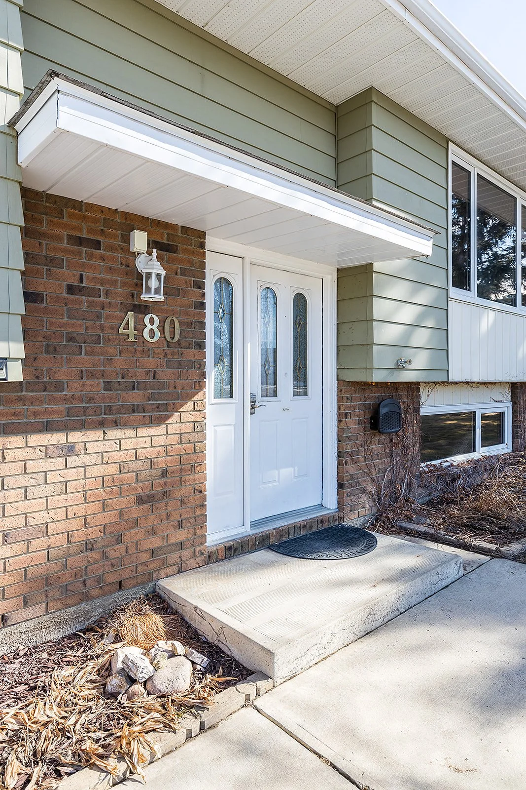 480 Sissons Cres SE-1.jpg