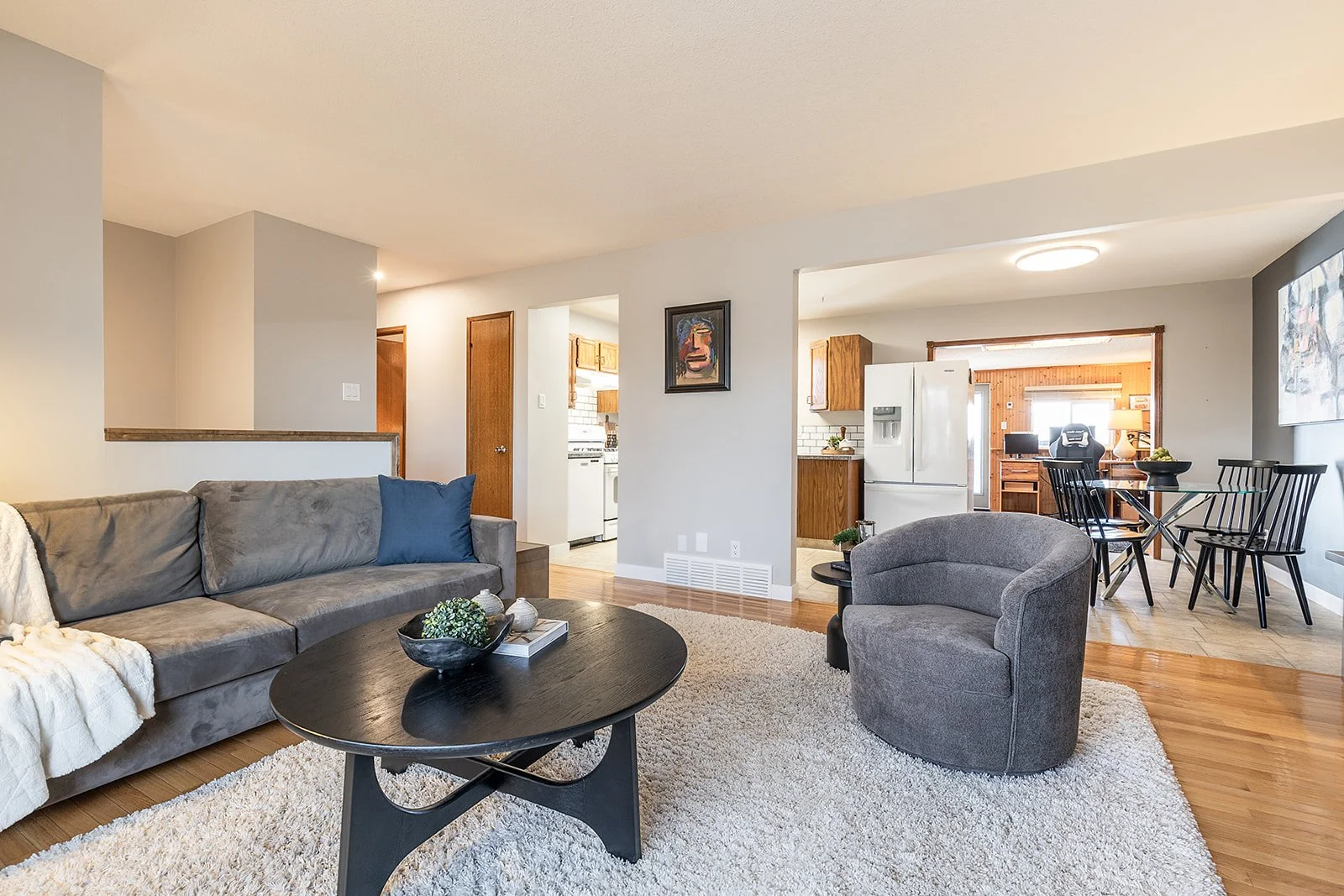 480 Sissons Cres SE-9.jpg