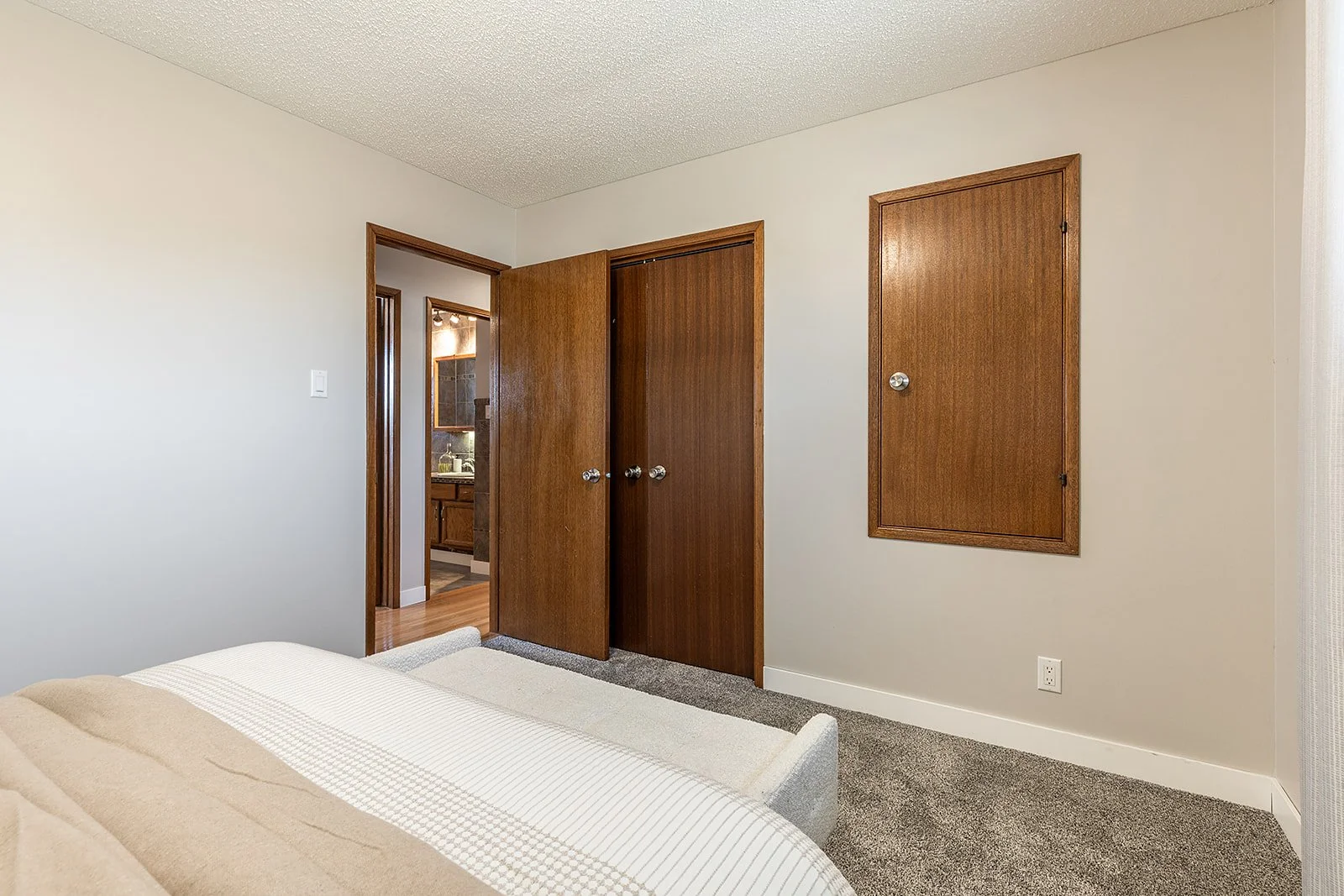 480 Sissons Cres SE-30.jpg