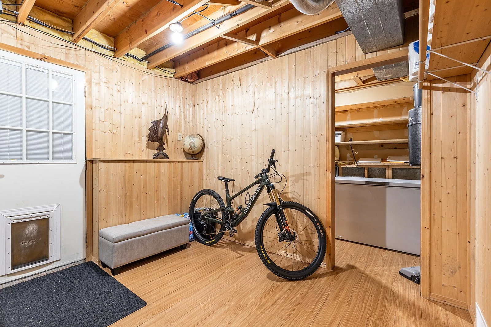 480 Sissons Cres SE-41.jpg