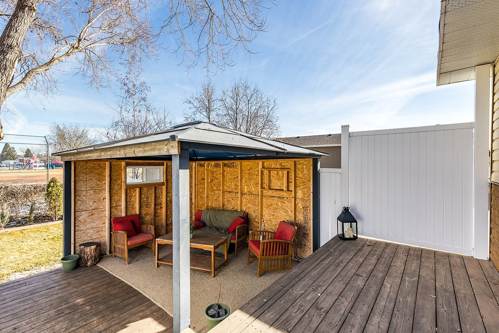 480 Sissons Cres SE-42.jpg