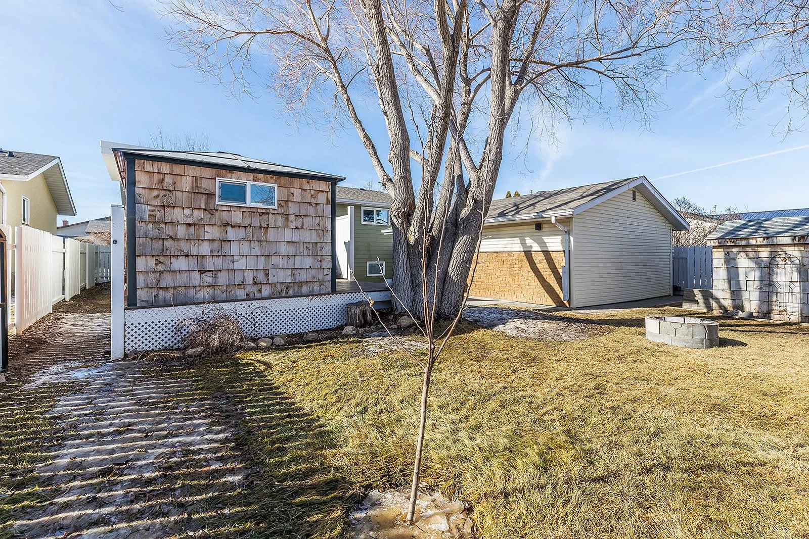 480 Sissons Cres SE-49.jpg