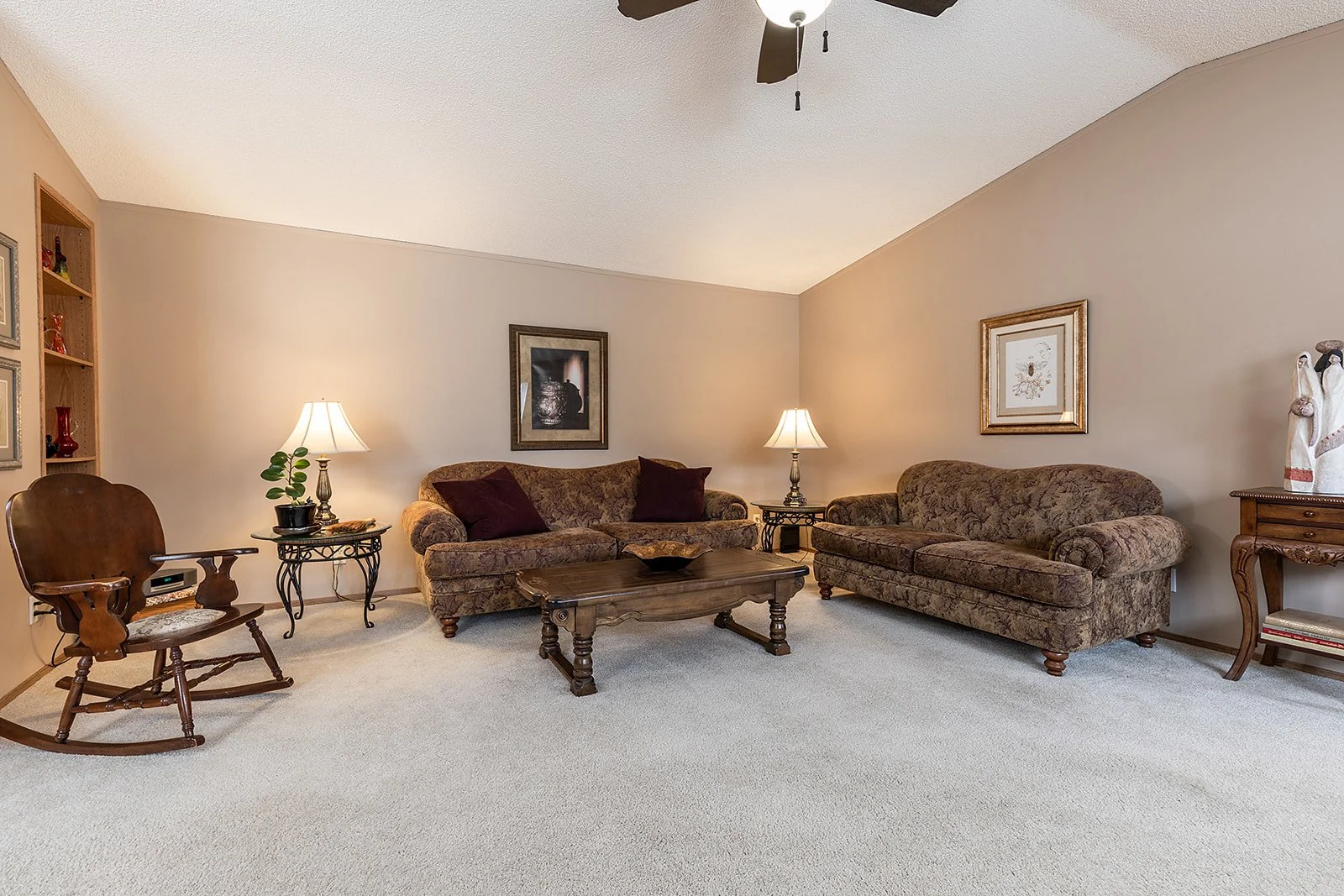 72 1600 Strachan Rd SE-6.jpg