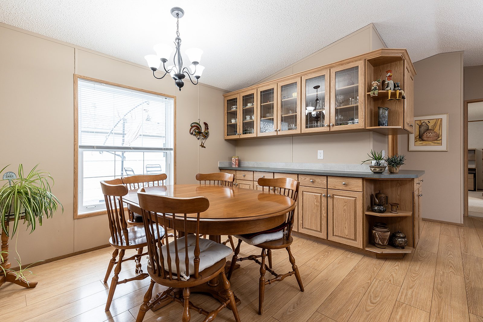 72 1600 Strachan Rd SE-14.jpg