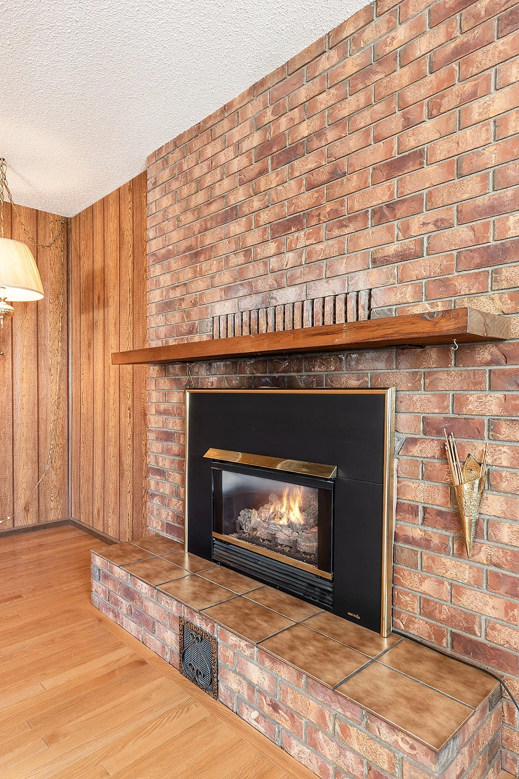 188 Burns Cres NW Vacant-9.jpg