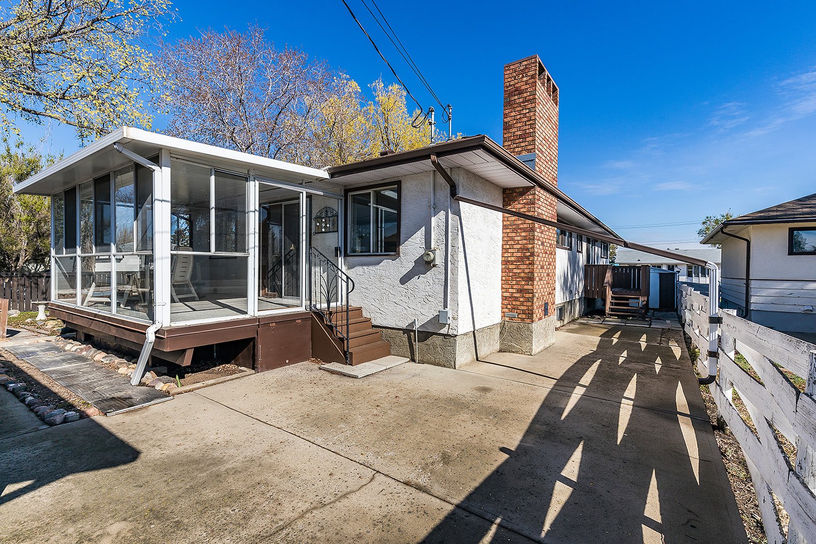 188 Burns Cres NW Vacant-47.jpg