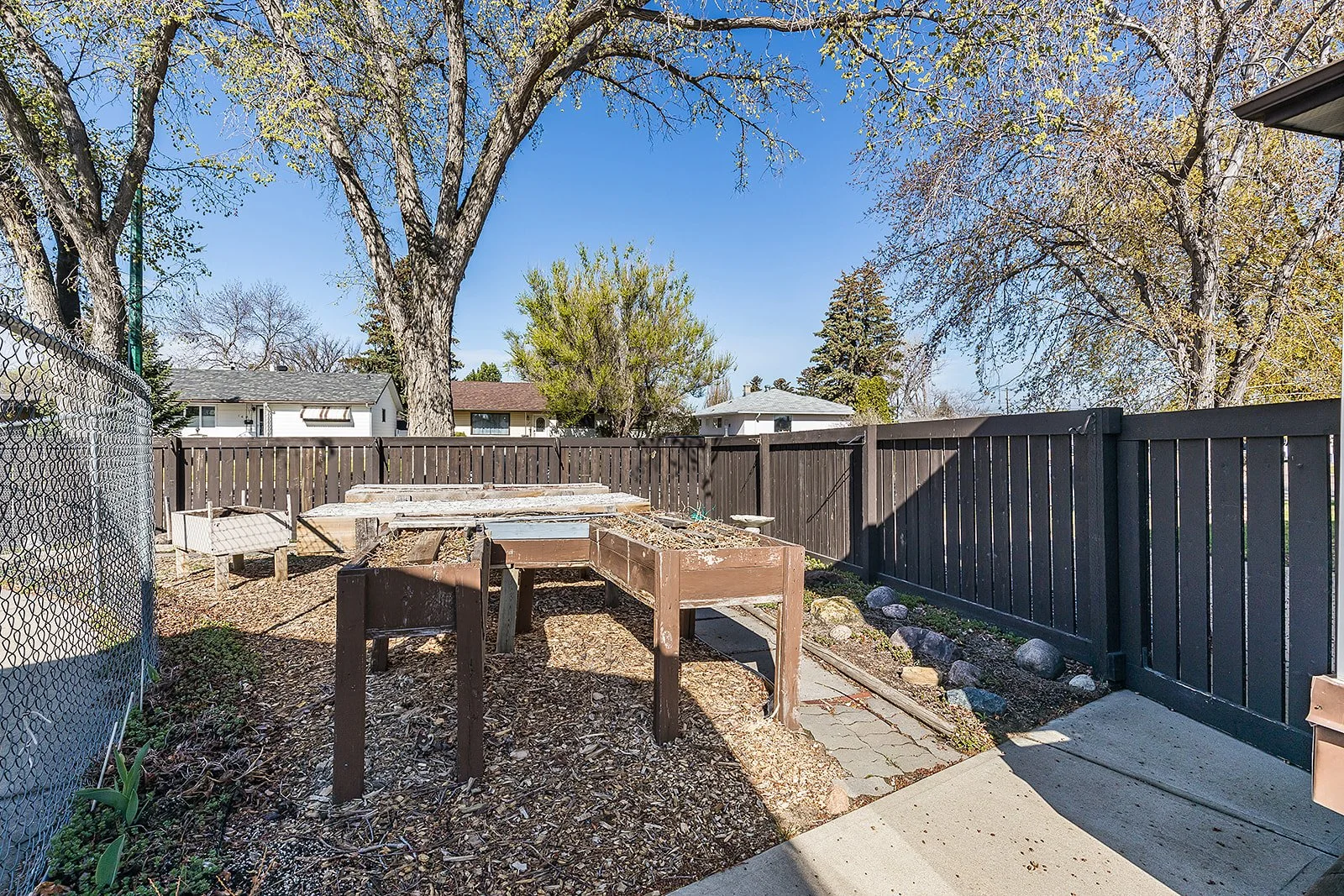 188 Burns Cres NW Vacant-46.jpg