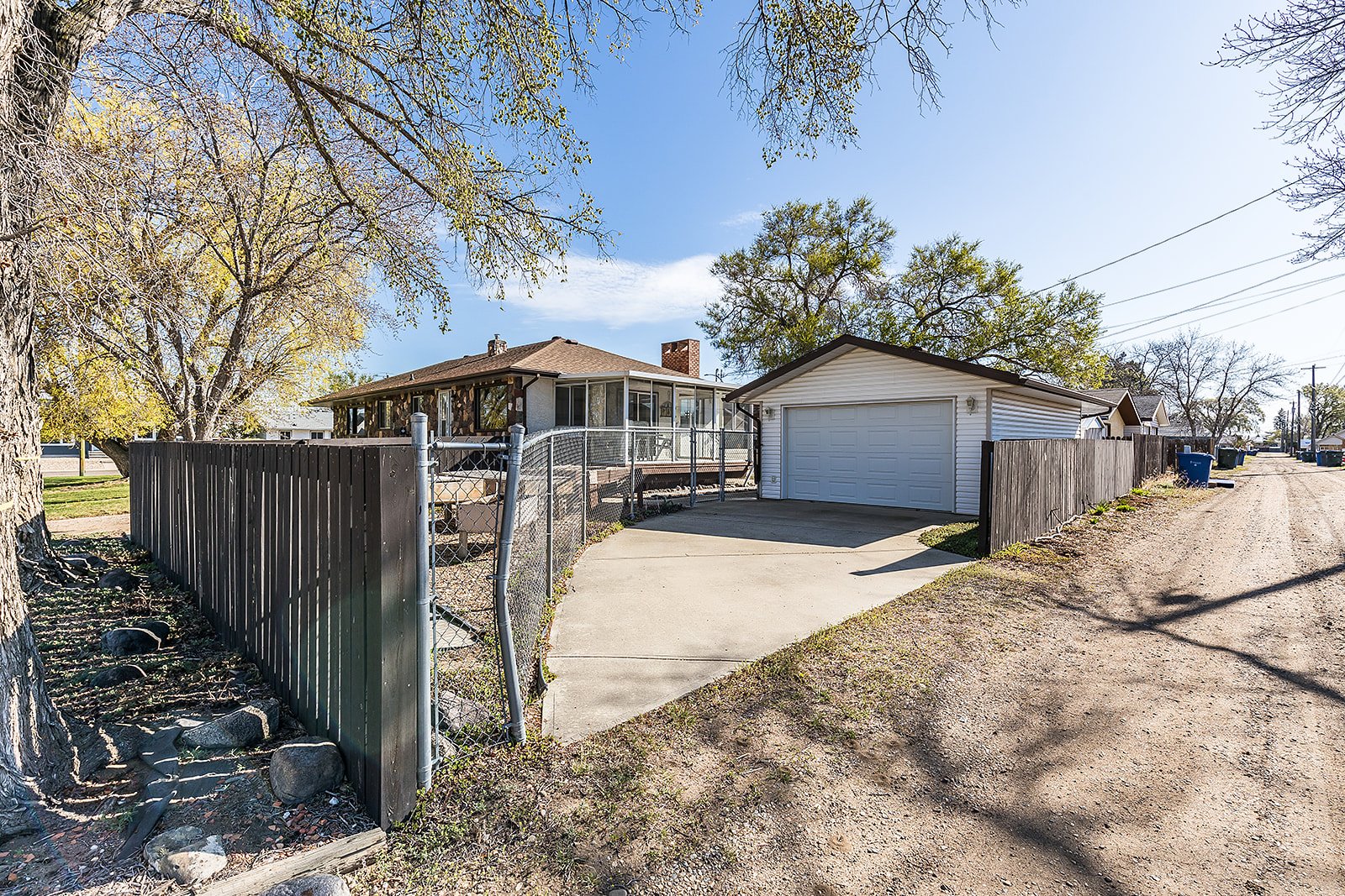 188 Burns Cres NW Vacant-49.jpg