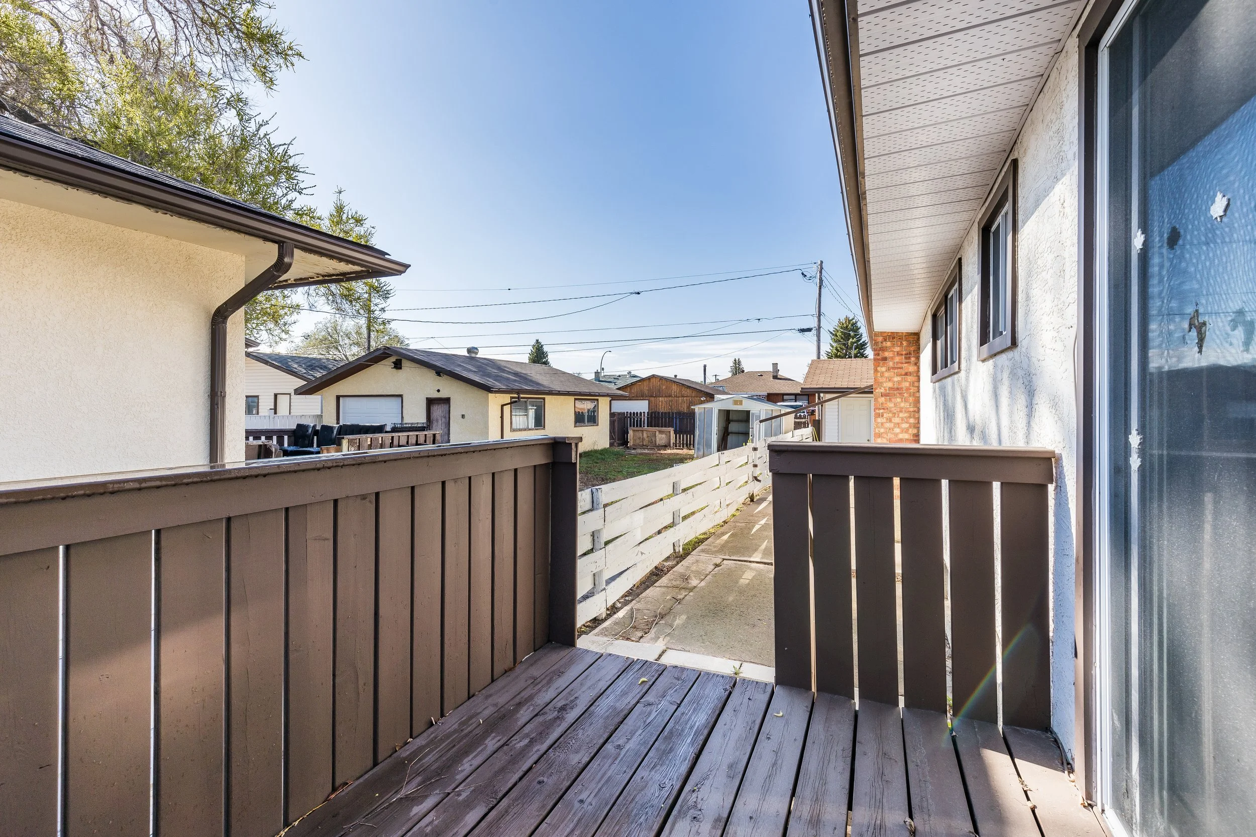 188 Burns Cres NW Vacant-28.jpg