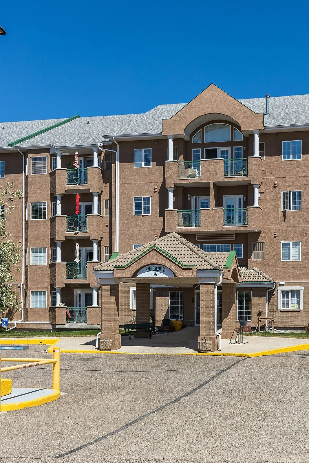 436 278 Park Meadows Dr-3.jpg
