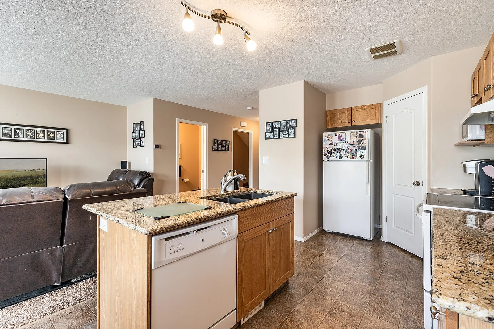 44 Saamis Meadows Lane SW-16.jpg