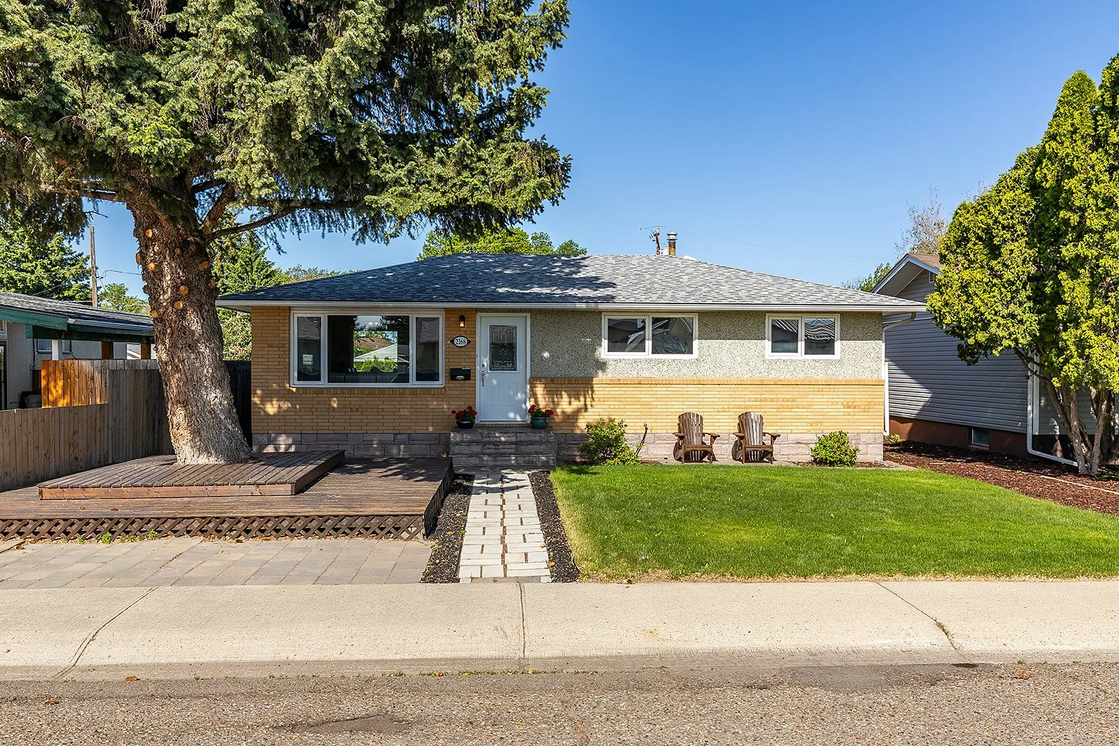 2168 20 Ave SE-2.jpg