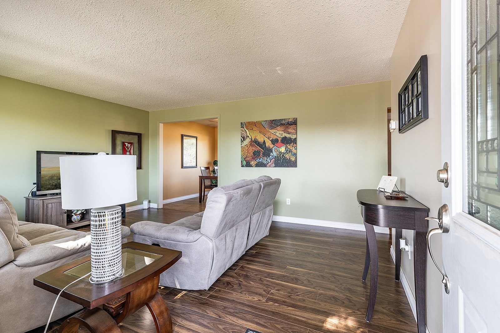 2168 20 Ave SE-6.jpg
