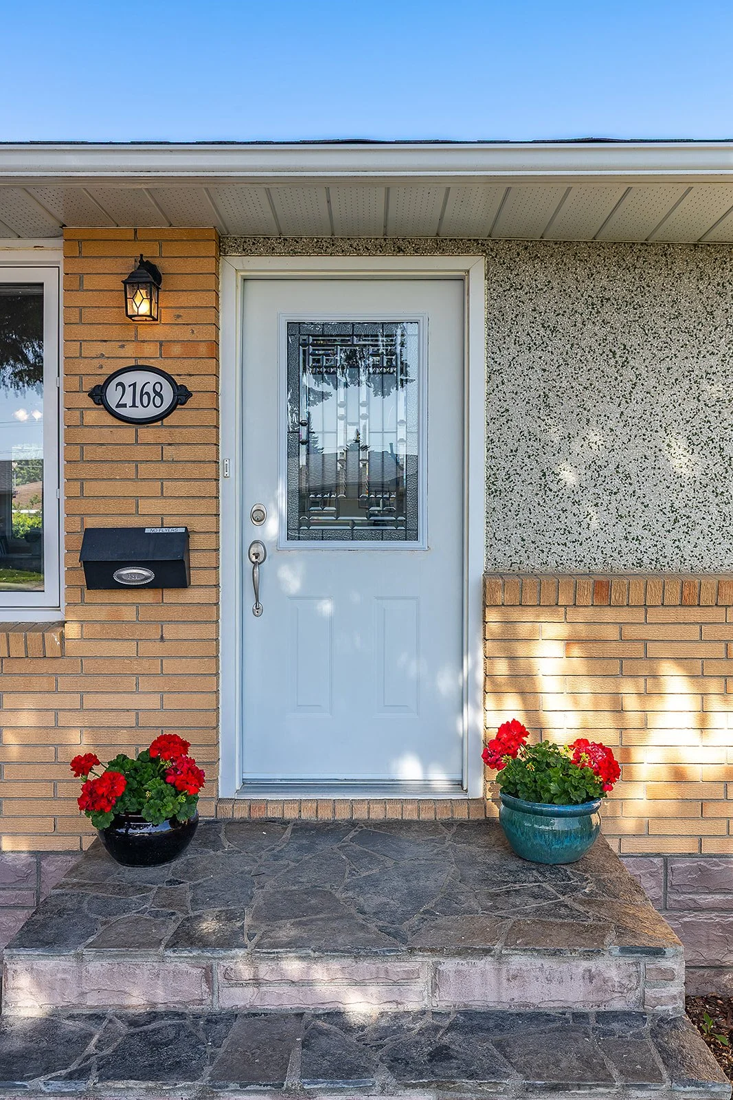 2168 20 Ave SE-5.jpg
