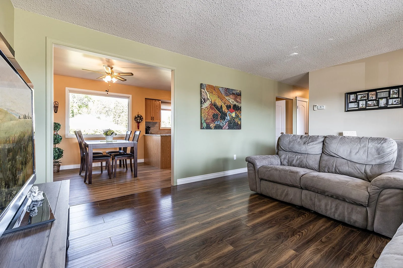 2168 20 Ave SE-10.jpg