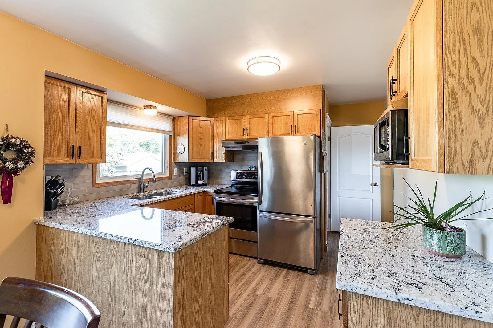 2168 20 Ave SE-14.jpg