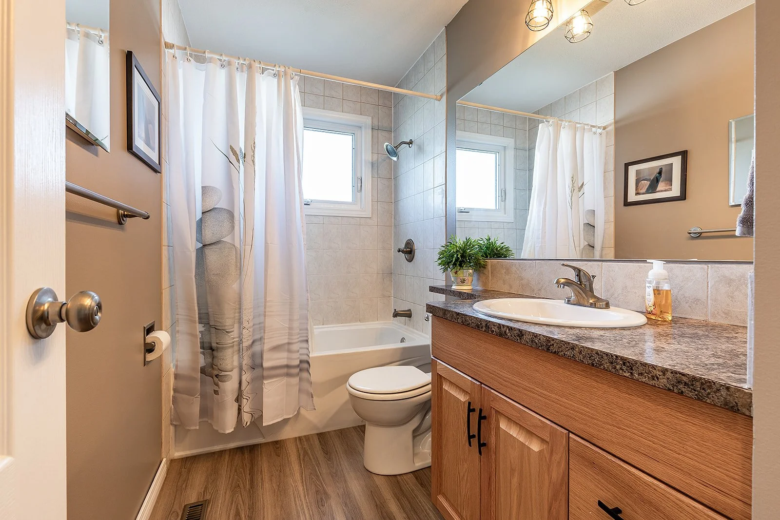 2168 20 Ave SE-21.jpg