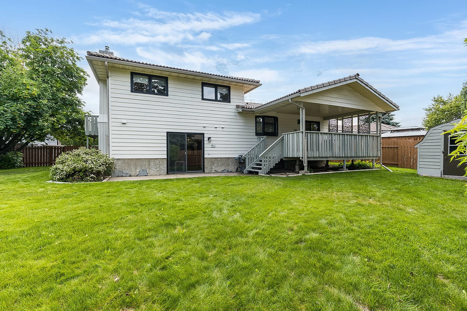 32 Ross Heights Ct SE-77.jpg